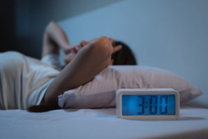 【医師監修】夜中に目が覚めるのは危険？認知症との関係を徹底解説【警告】